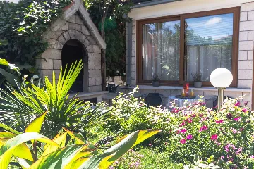 Split 3-Bedroom Apartment with Private Garden