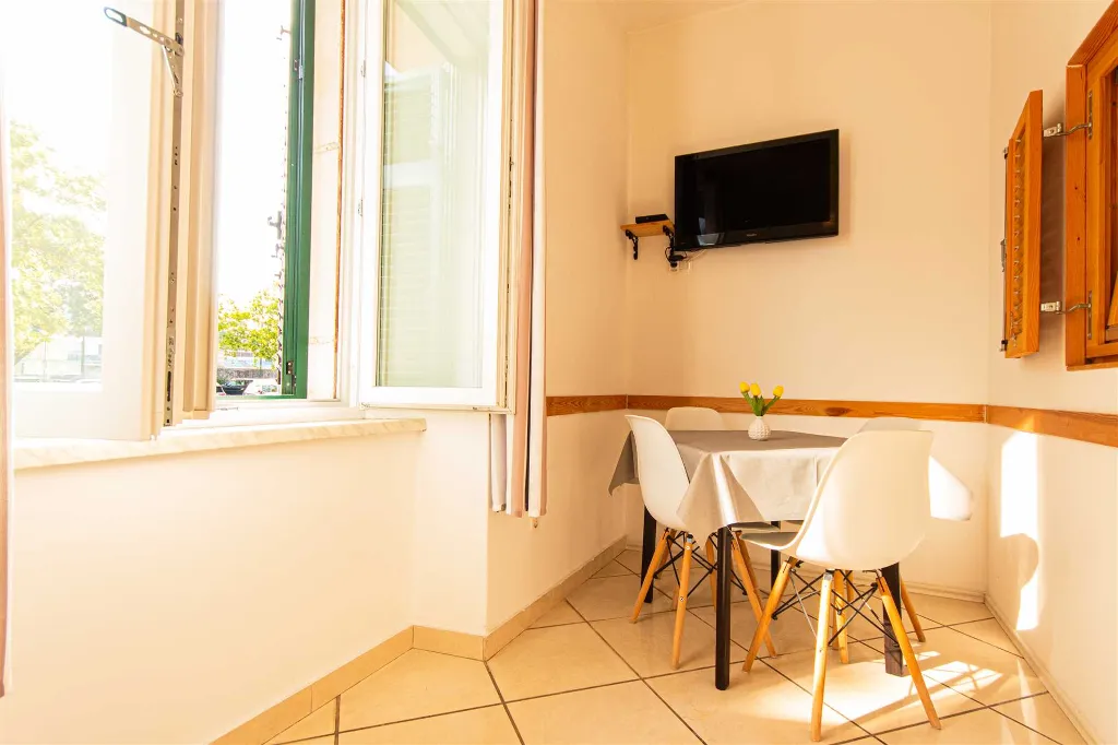 1-Bedroom Apartment in Split for Up to 3 Guests