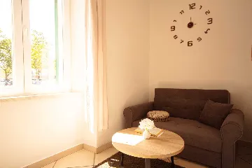 Central Split One-Bedroom Apartment for 3 Guests