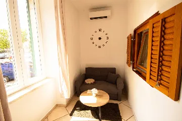 Central Split One-Bedroom Apartment for 3 Guests