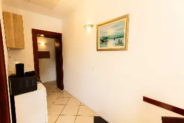 Central Split One-Bedroom Apartment for 3 Guests