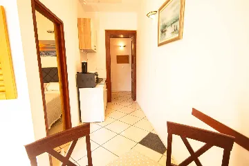 Central Split One-Bedroom Apartment for 3 Guests