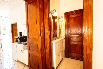 Central Split One-Bedroom Apartment for 3 Guests