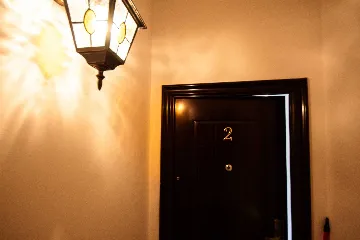 Central Split One-Bedroom Apartment for 3 Guests