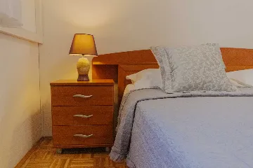 Split Apartment for 4 Guests with Terrace & Parking