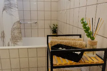 Split Apartment for 4 Guests with Terrace & Parking