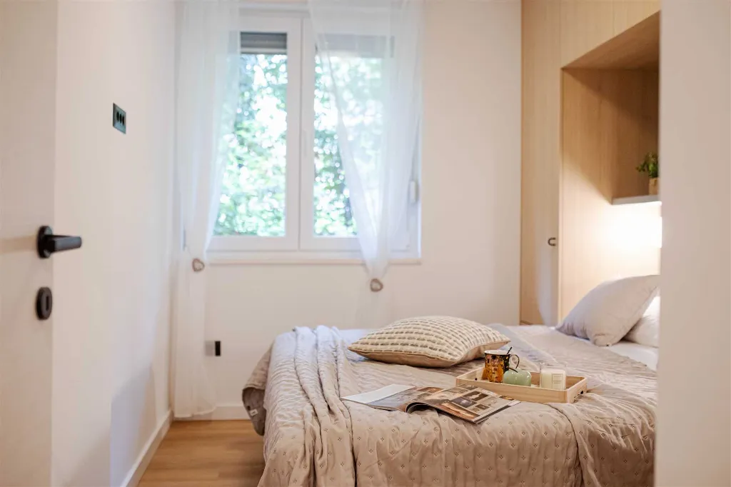 Split 1-Bedroom Apartment for 3 Guests