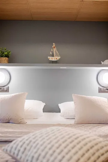 Split 1-Bedroom Apartment for 3 Guests