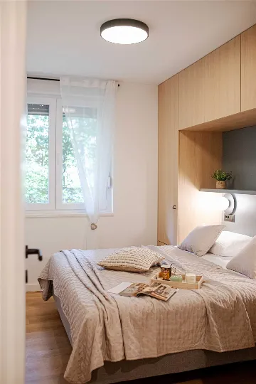 Split 1-Bedroom Apartment for 3 Guests