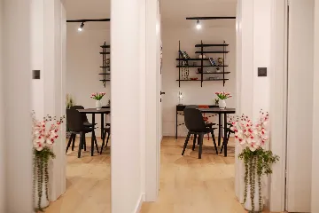 Split 1-Bedroom Apartment for 3 Guests