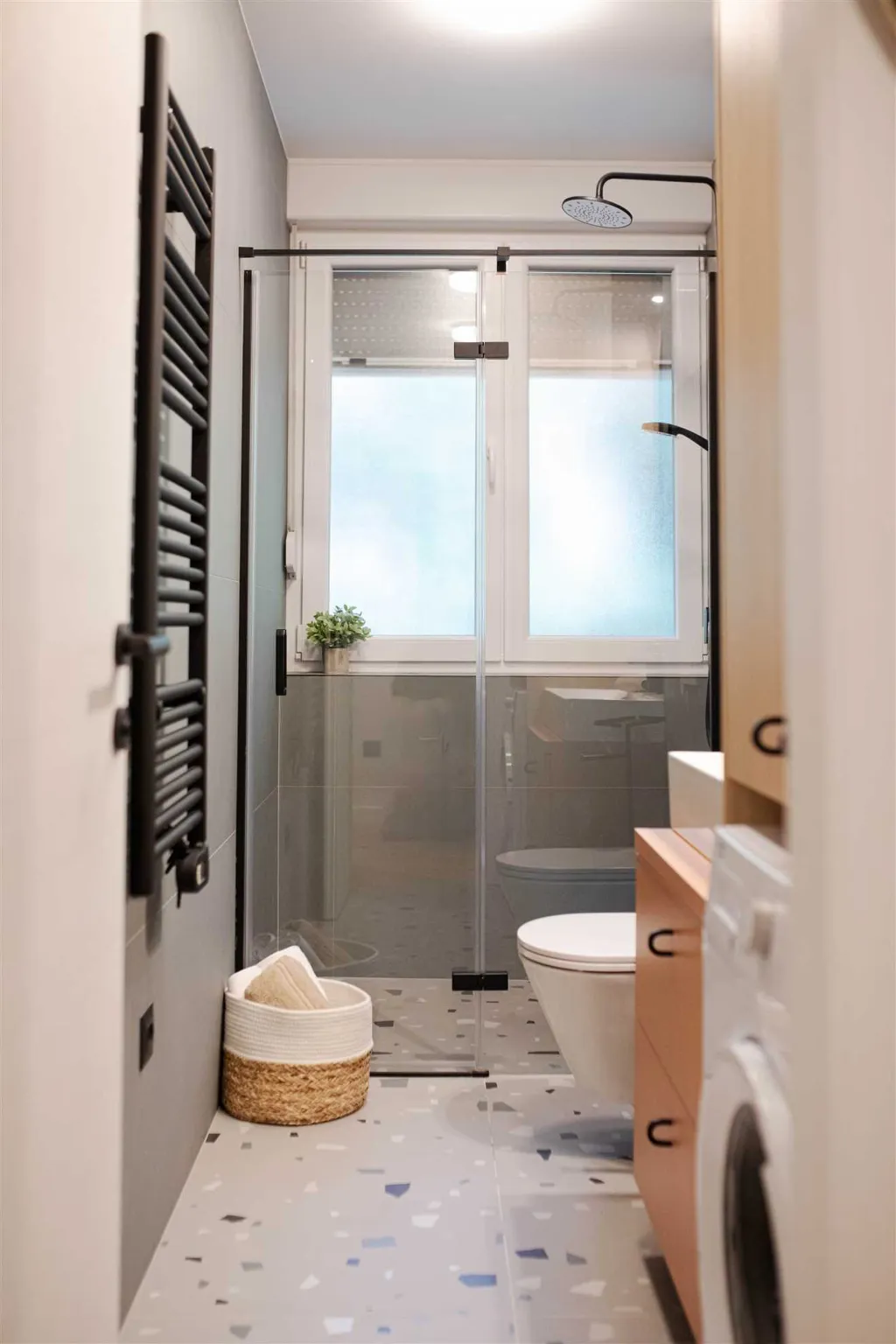 Split 1-Bedroom Apartment for 3 Guests