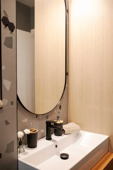 Split 1-Bedroom Apartment for 3 Guests