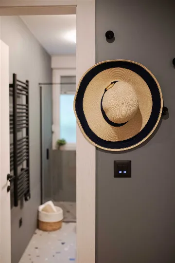 Split 1-Bedroom Apartment for 3 Guests