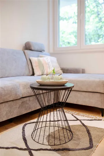 Split 1-Bedroom Apartment for 3 Guests