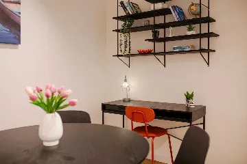 Split 1-Bedroom Apartment for 3 Guests
