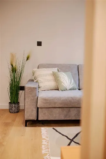 Split 1-Bedroom Apartment for 3 Guests