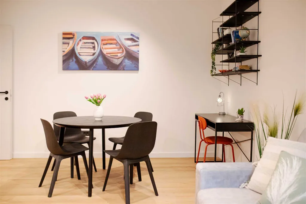 Split 1-Bedroom Apartment for 3 Guests