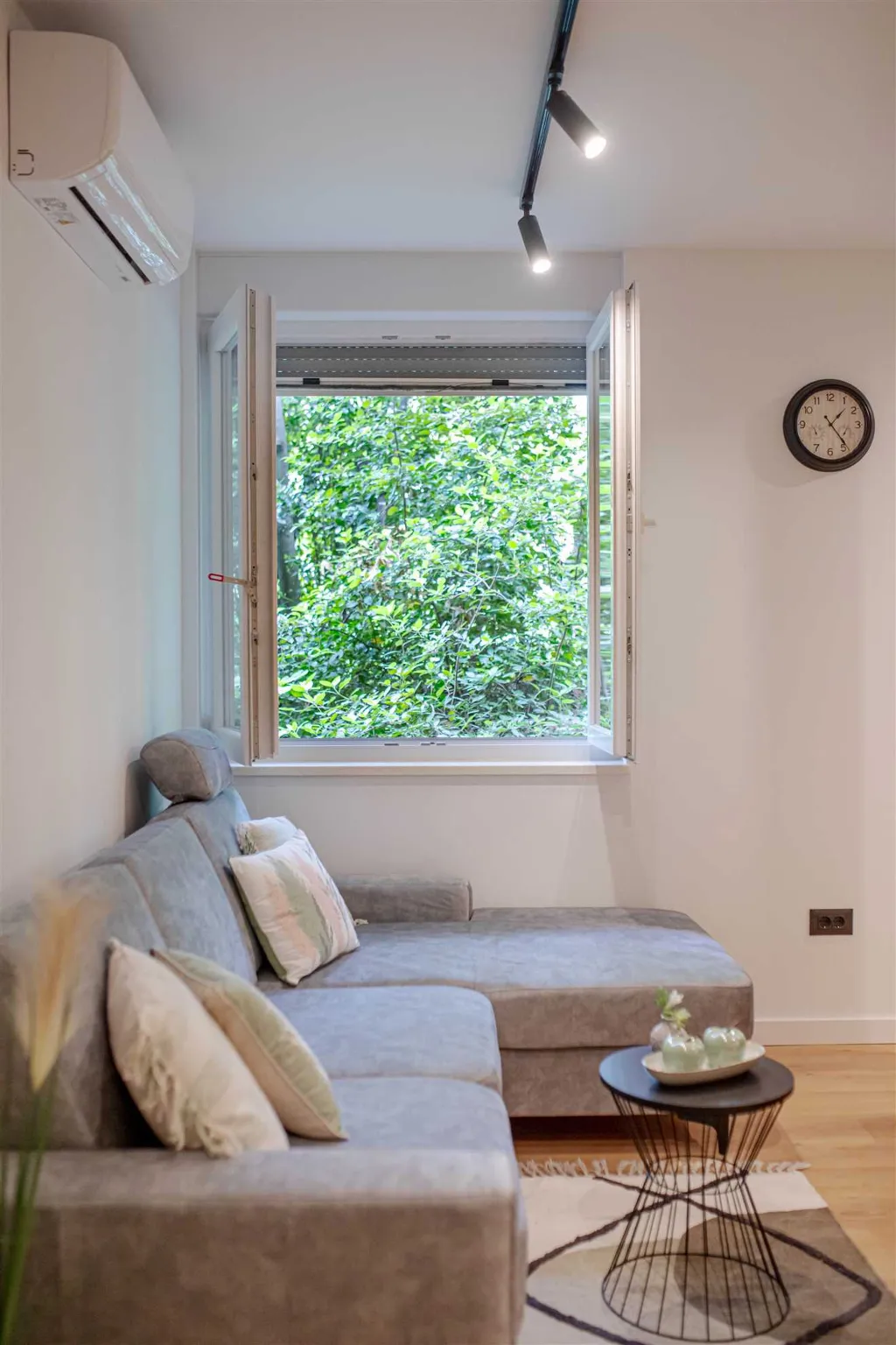 Split 1-Bedroom Apartment for 3 Guests