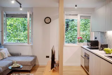 Split 1-Bedroom Apartment for 3 Guests