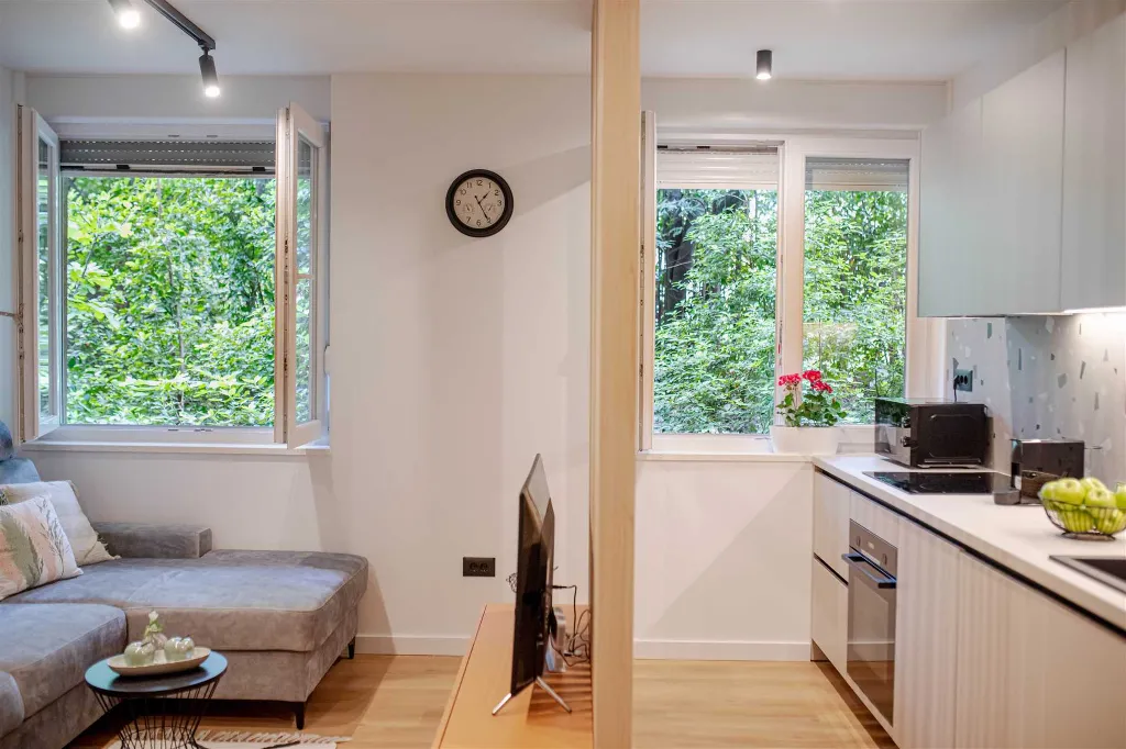 Split 1-Bedroom Apartment for 3 Guests