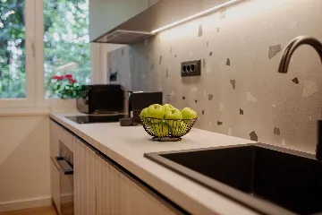 Split 1-Bedroom Apartment for 3 Guests