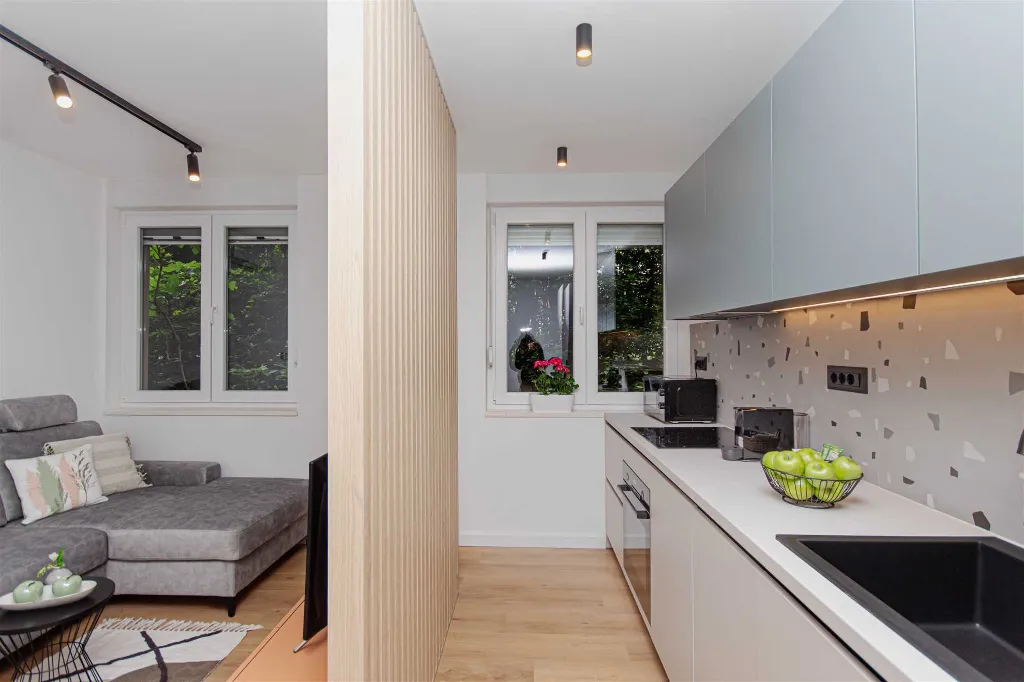 Split 1-Bedroom Apartment for 3 Guests