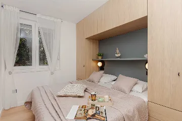 Split 1-Bedroom Apartment for 3 Guests