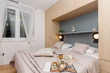 Split 1-Bedroom Apartment for 3 Guests