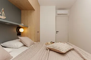 Split 1-Bedroom Apartment for 3 Guests
