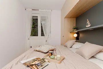 Split 1-Bedroom Apartment for 3 Guests