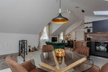 Modern Split Apartment for 4 with Wi‑Fi