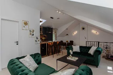 Modern Split Apartment for 4 with Wi‑Fi