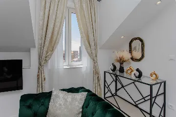 Modern Split Apartment for 4 with Wi‑Fi