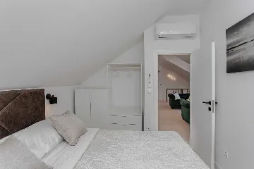 Modern Split Apartment for 4 with Wi‑Fi