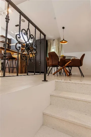 Modern Split Apartment for 4 with Wi‑Fi