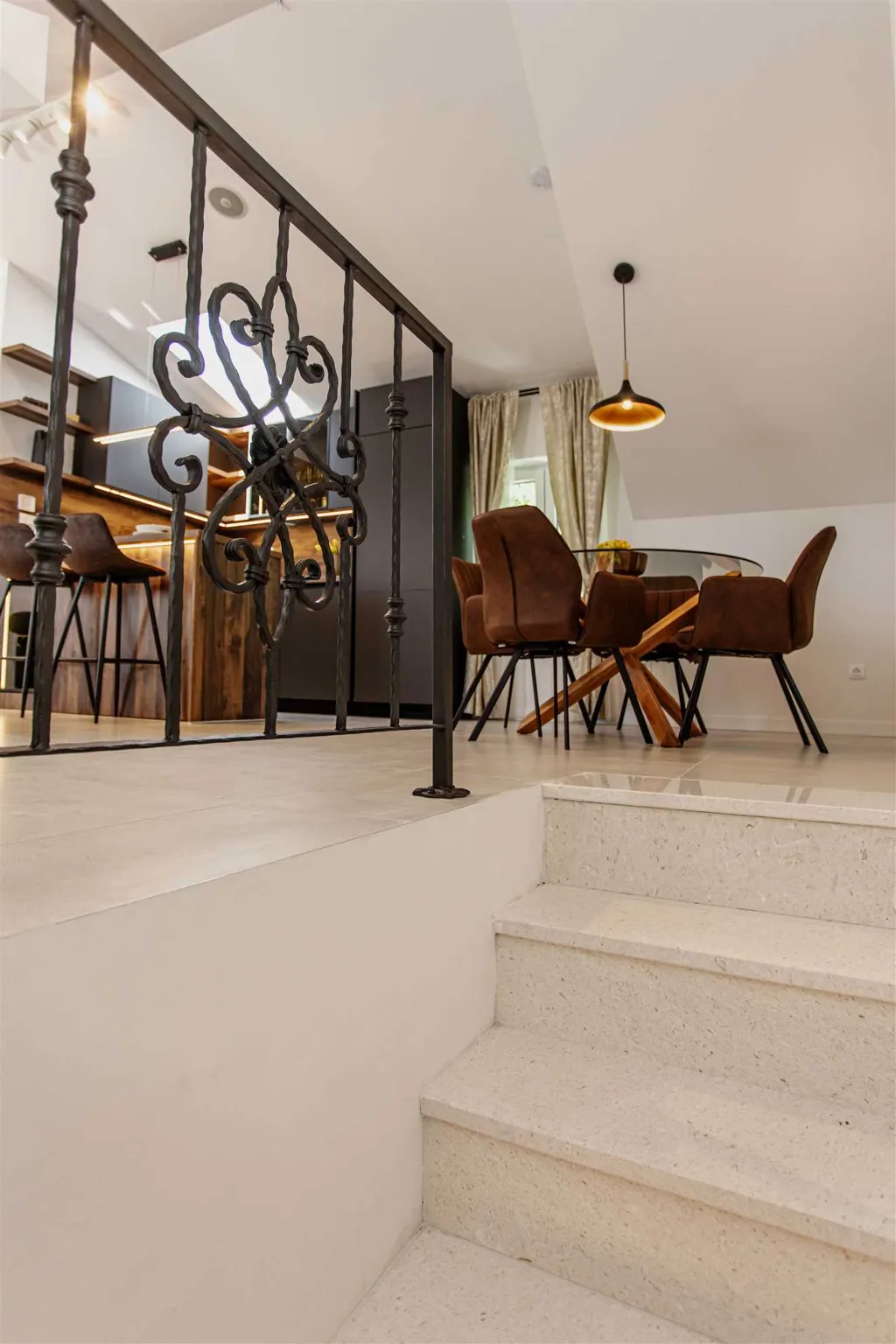 Modern Split Apartment for 4 with Wi‑Fi