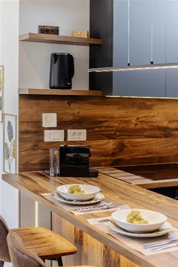 Modern Split Apartment for 4 with Wi‑Fi