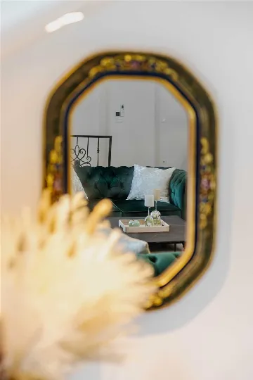 Modern Split Apartment for 4 with Wi‑Fi