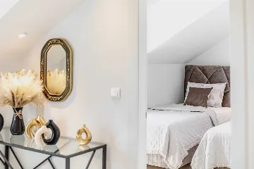 Modern Split Apartment for 4 with Wi‑Fi