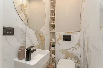 Split 2-Bedroom Apartment for Up to 5 Guests