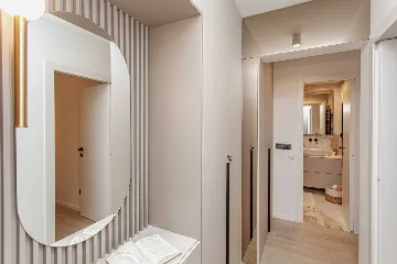 Split 2-Bedroom Apartment for Up to 5 Guests