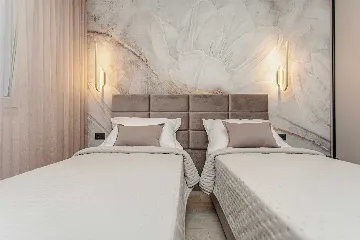 Split 2-Bedroom Apartment for Up to 5 Guests