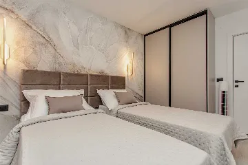 Split 2-Bedroom Apartment for Up to 5 Guests