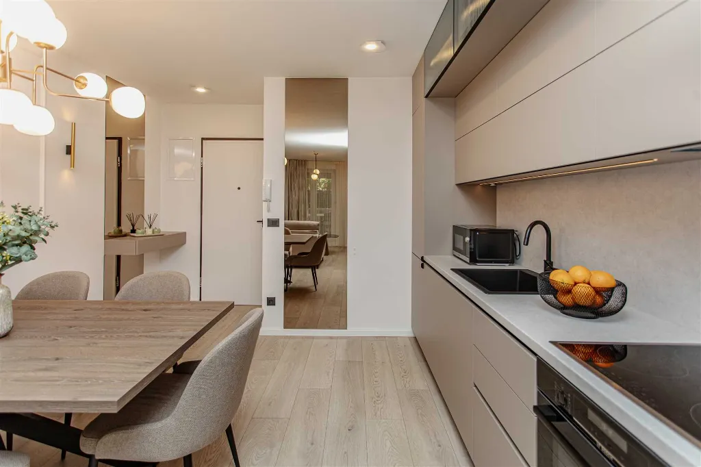 Split 2-Bedroom Apartment for Up to 5 Guests