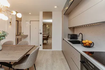 Split 2-Bedroom Apartment for Up to 5 Guests