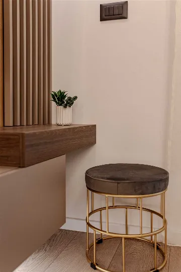 Split 2-Bedroom Apartment for Up to 5 Guests