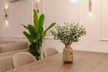 Split 2-Bedroom Apartment for Up to 5 Guests