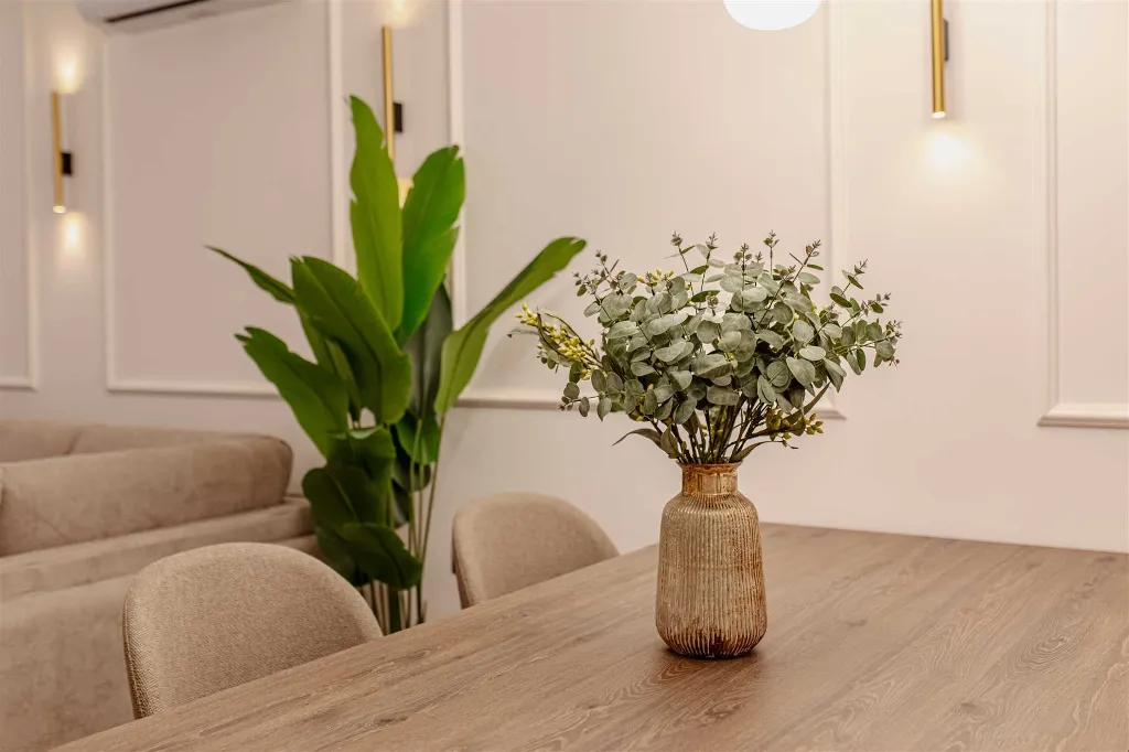 Split 2-Bedroom Apartment for Up to 5 Guests