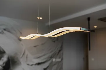 Split 2-Bedroom Sea-Front Apartment with Hot Tub