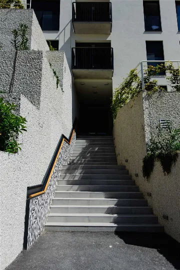 Split 2-Bedroom Sea-Front Apartment with Hot Tub